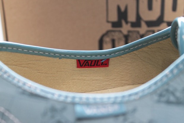 r-crumb-vans-vault-authentic-one-piece-lx