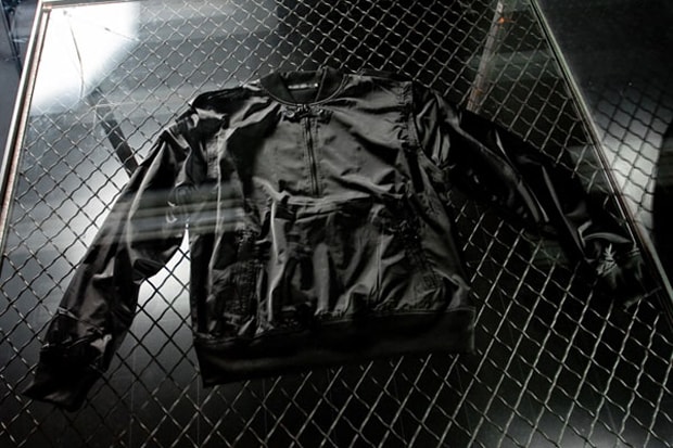 black-scale-android-homme-sneakers-jacket