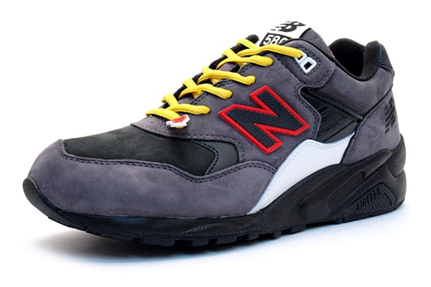 mita sneakers x HECTIC x New Balance MT580