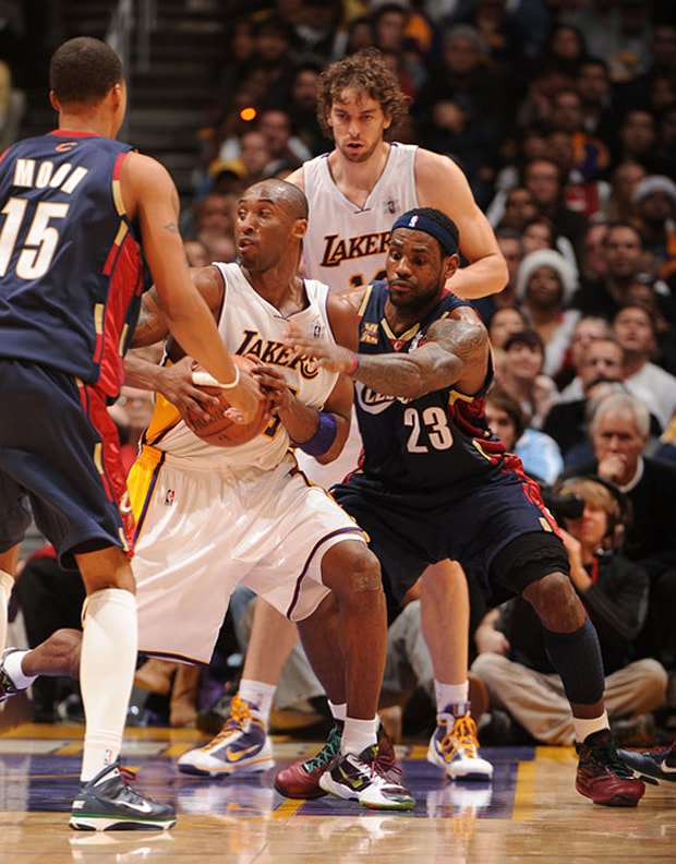 NBA Christmas Day Air Max LeBron VII & Zoom Kobe V