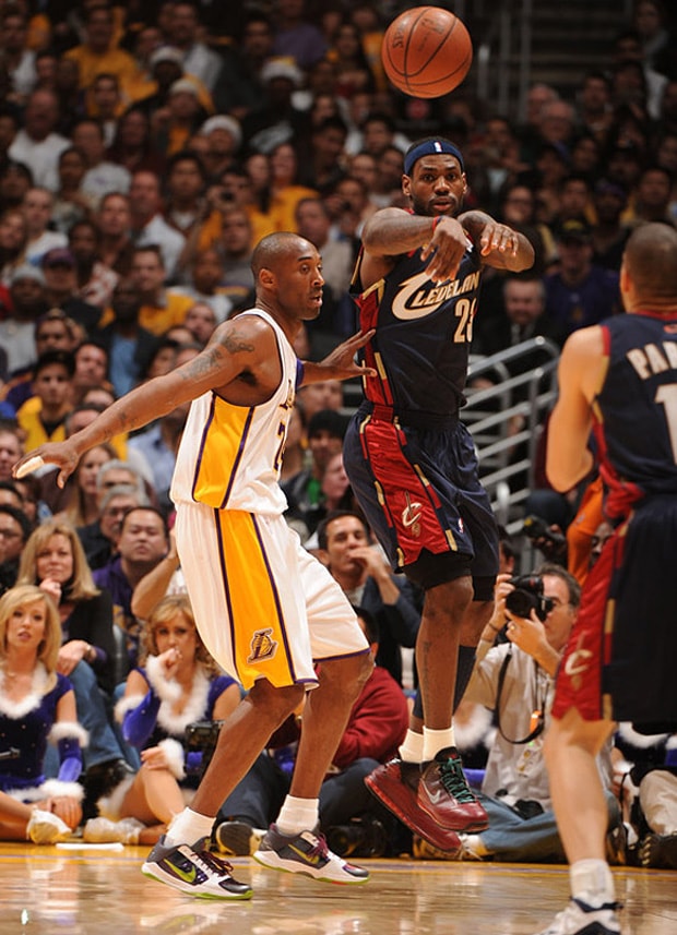 NBA Christmas Day Air Max LeBron VII & Zoom Kobe V