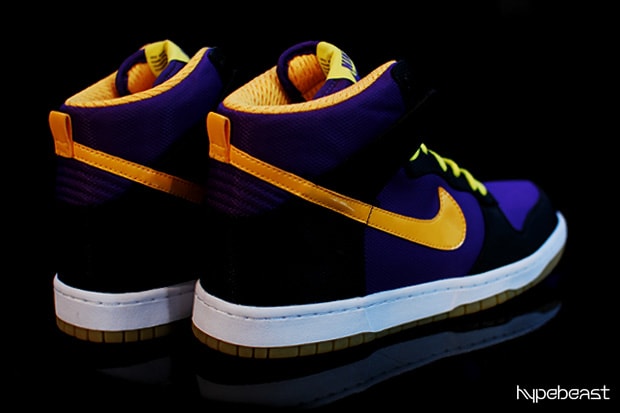 Nike Sportswear Dunk Hi Supreme Preview