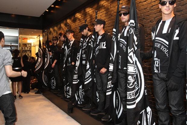 NEIGHBORHOOD x izzue 2010 Spring Collection
