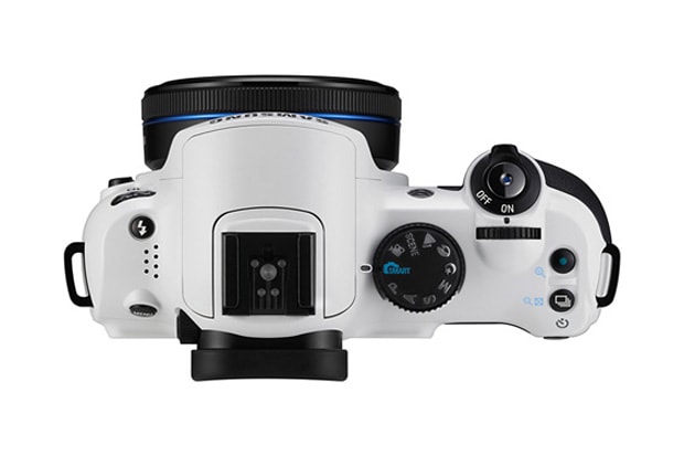 Samsung NX10: Limited Edition "White" Digital Camera