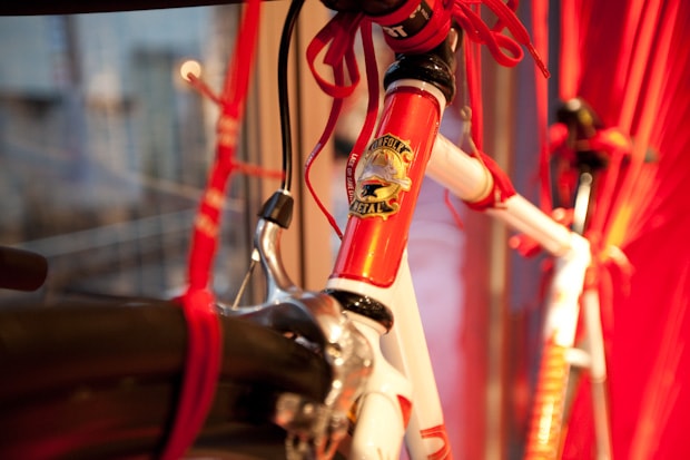  Nike (RED) "Tied Together" Tokyo