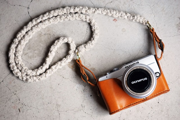 Roberu Olympus Pen Lite E-PL1 Holder & Strap Set
