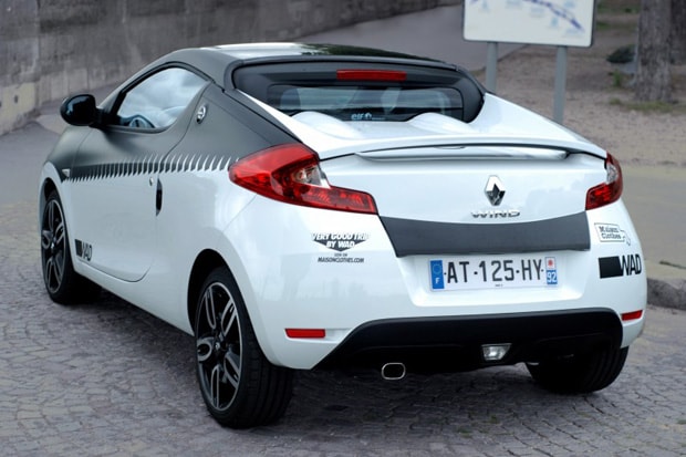 WAD Magazine x Renault "VERY GOOD TRIP" Wind