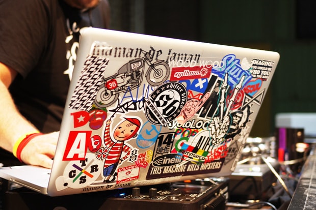 Streetsnaps: DJ ARTOO