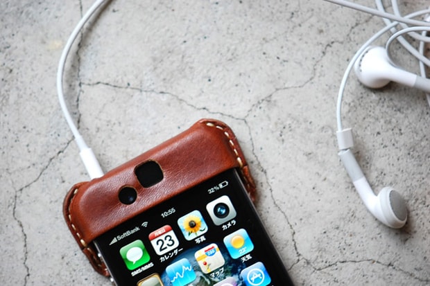 ROBERU iPhone 4 Case