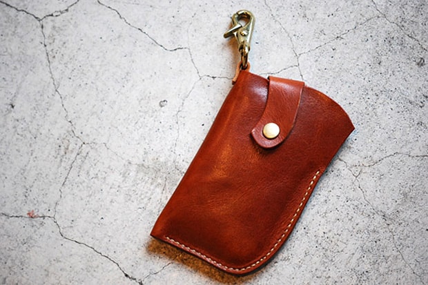 Roberu iPhone Leather Pocket Exhibition 