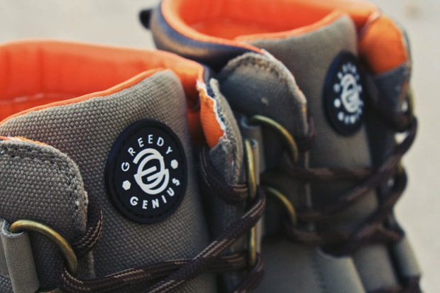 Greedy Genius 2010 Holiday Duck Boots