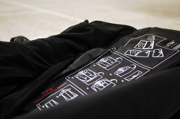 LAT56° Red-Eye Garment Carrier