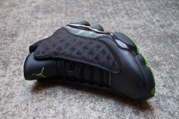 Air Jordan XIII Retro Black/Altitude Green