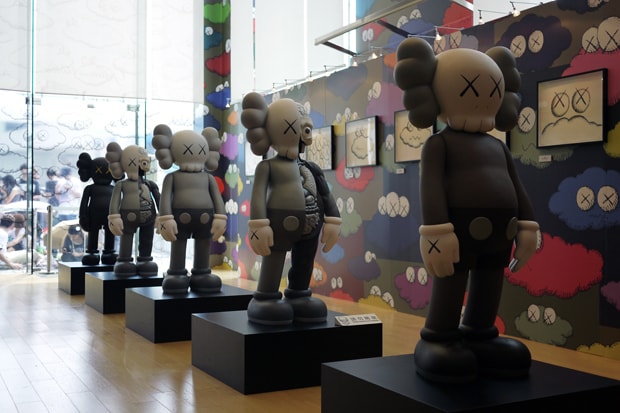 KAWS "PassingThrough" Exhibition Recap