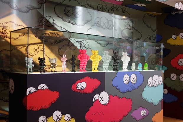 KAWS "PassingThrough" Exhibition Recap