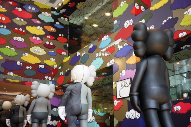 KAWS "PassingThrough" Exhibition Recap