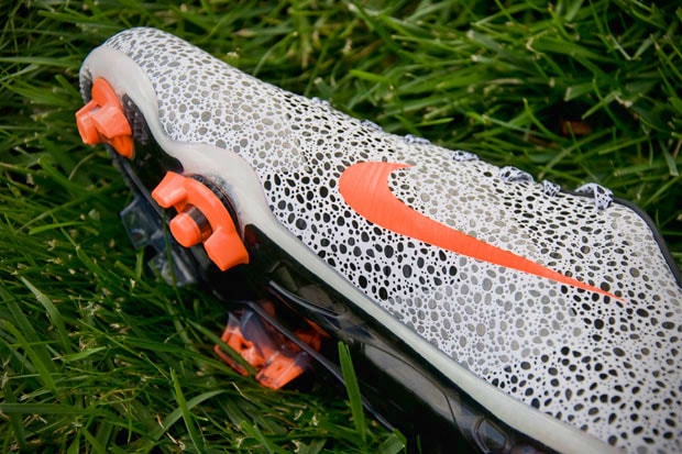 Cristiano Ronaldo x Nike CR Mercurial SuperFly II