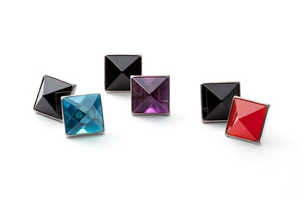 uniform experiment x BUNNEY “11th Anniversary Item” Pyramid Stud Pin Set