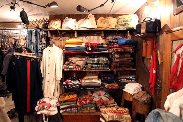 J’Antiques Store