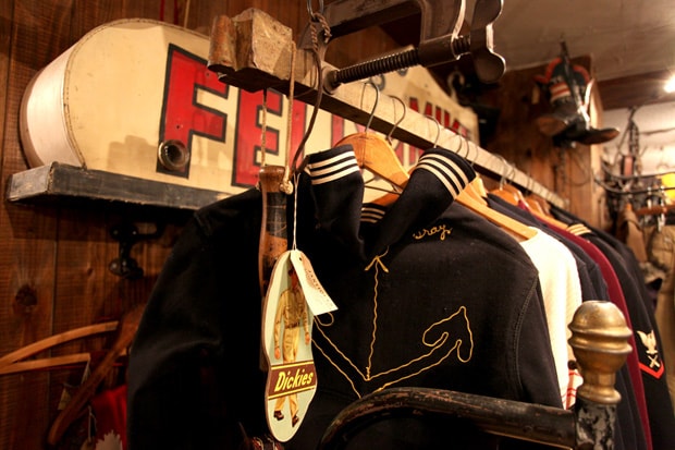 J’Antiques Store