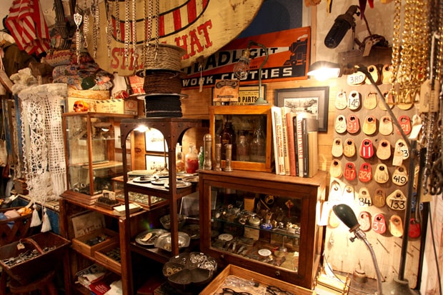 J’Antiques Store