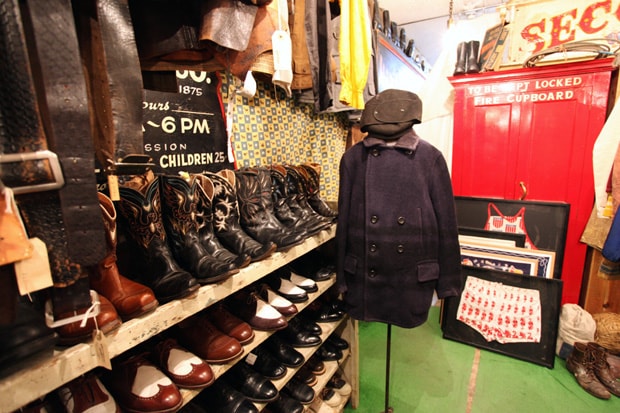 J’Antiques Store