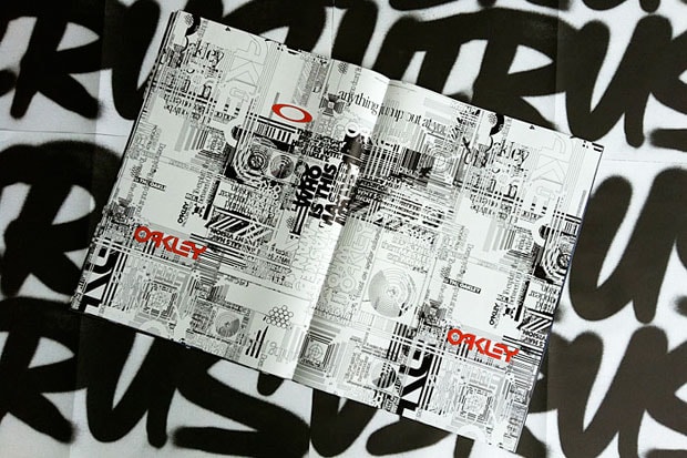 SNEEZE No. 10 Winter 10/11 "The Gift Wrap Issue"
