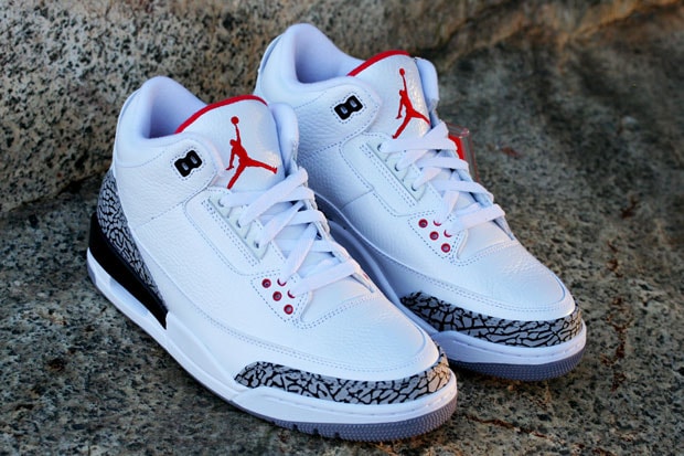 Air Jordan 3 White/Cement Grey - A Closer Look