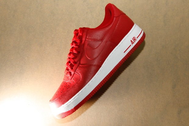 Nike Sportswear "Microstripe" Air Force 1