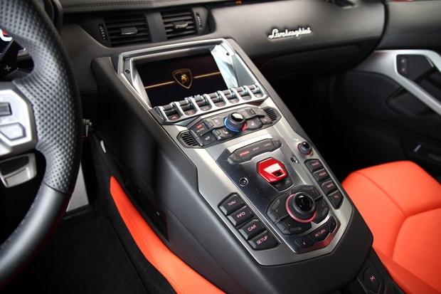 Lamborghini 2012 Aventador LP700-4