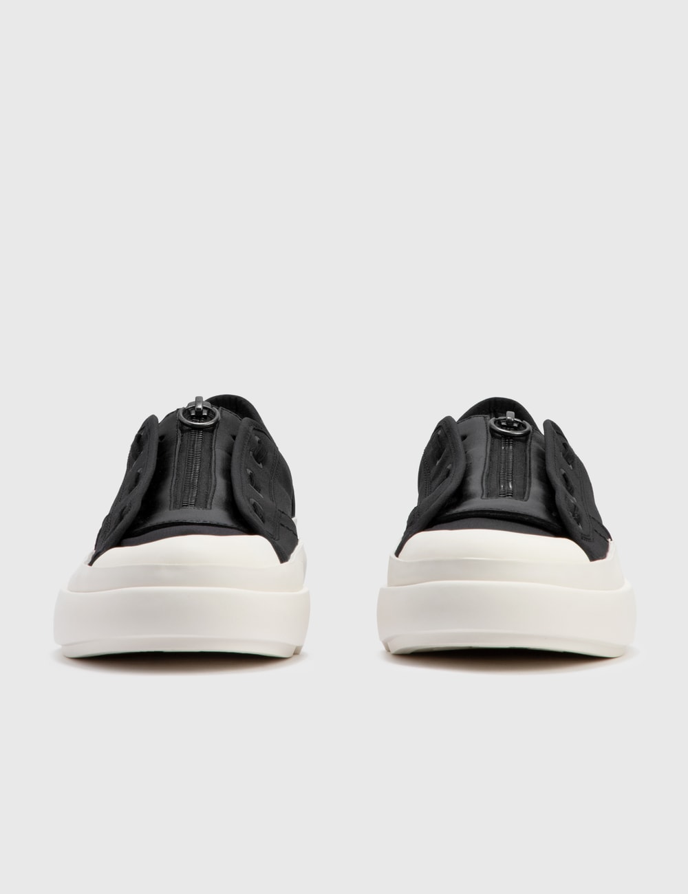 y 3 court low