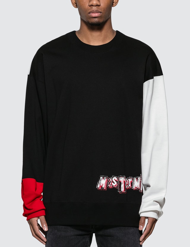 boxy sweatshirt