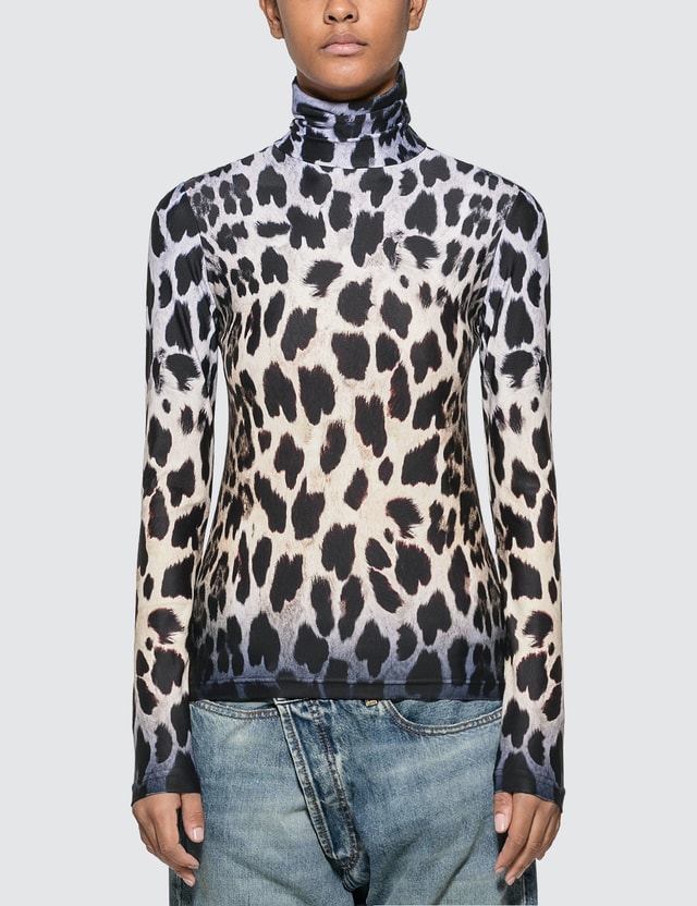 h&m leopard turtleneck