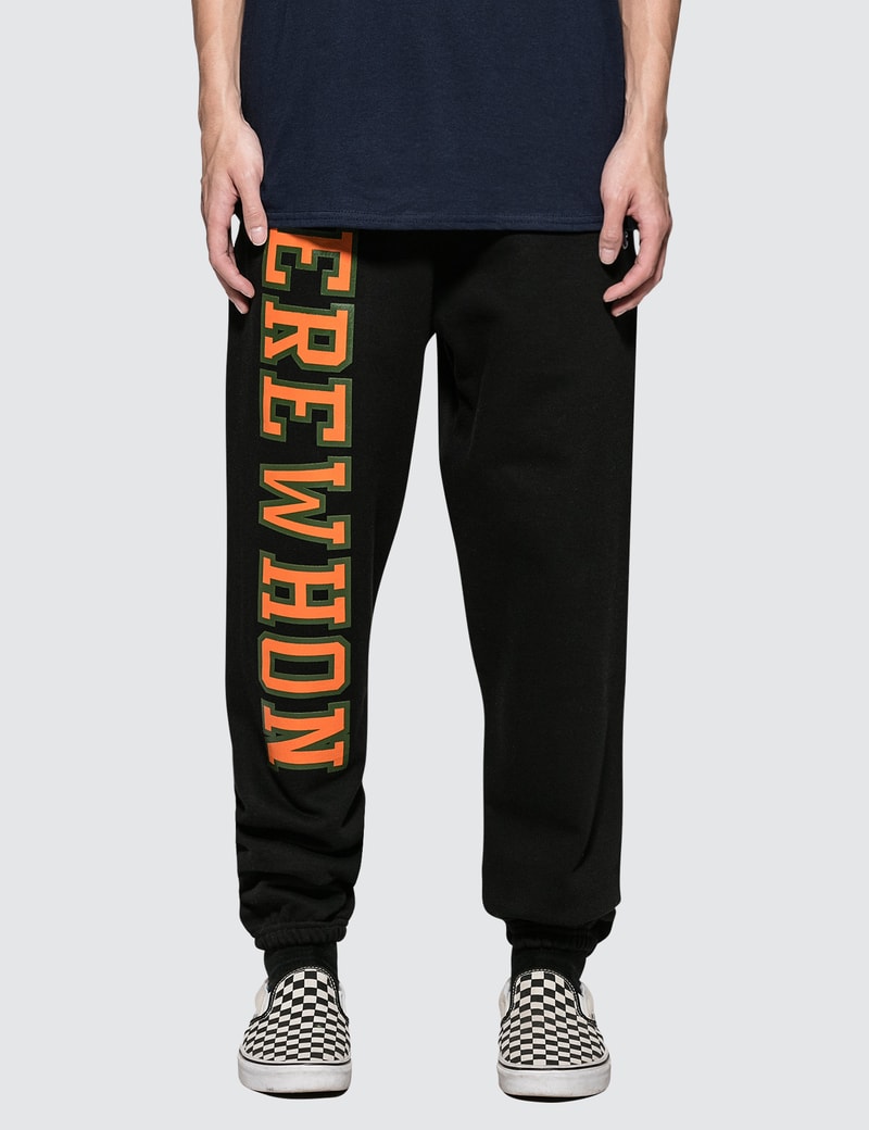 go colors joggers online