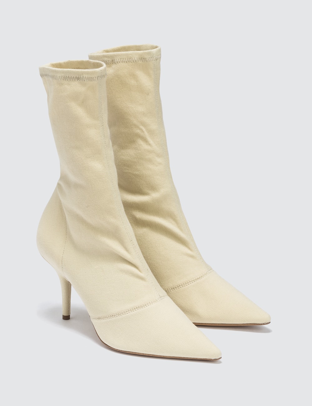 yeezy boot womens