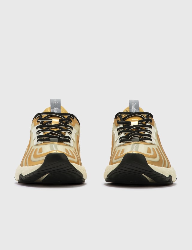 flared heel