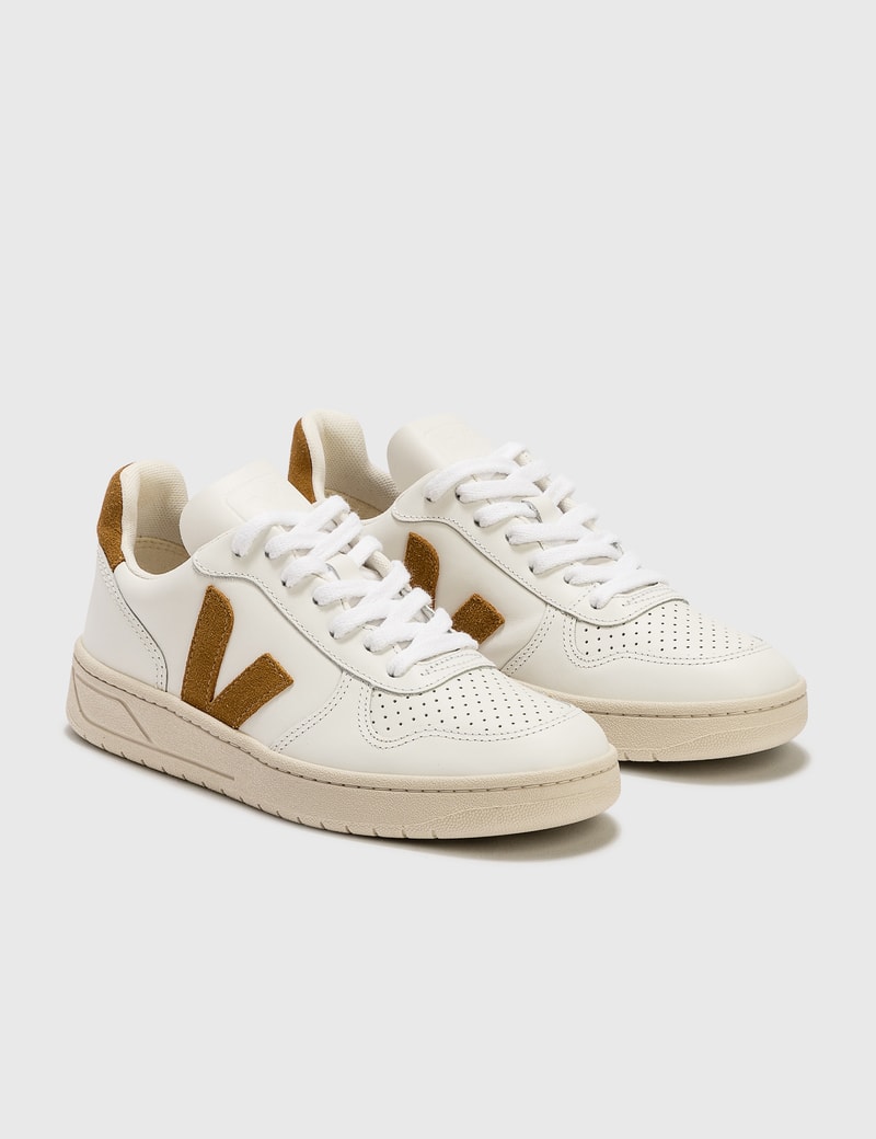 veja v10 suede camel white