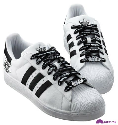 Adidas superstar 2 top graffiti