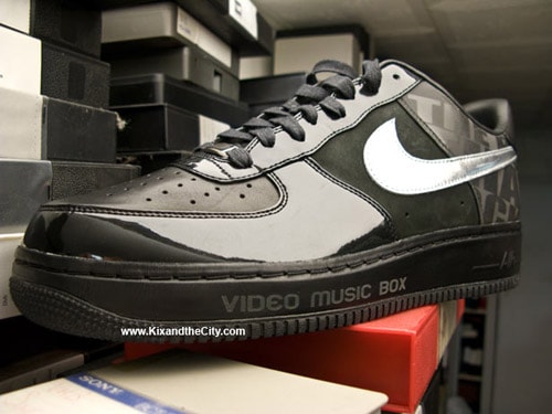 box of air force 1