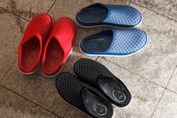 nike rejuven8 mule