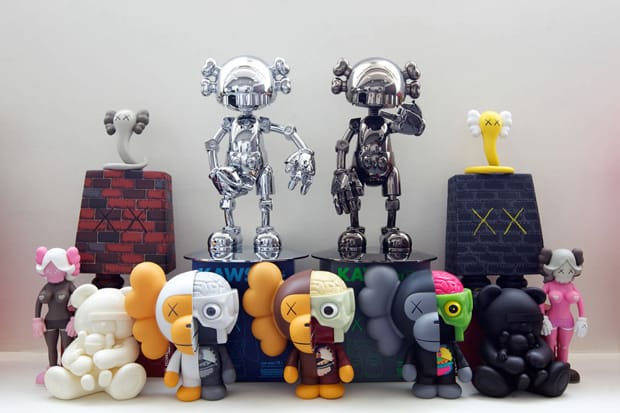 Pirovino KAWS Collection | Hypebeast Pirovino KAWS Collection | Hypebeast