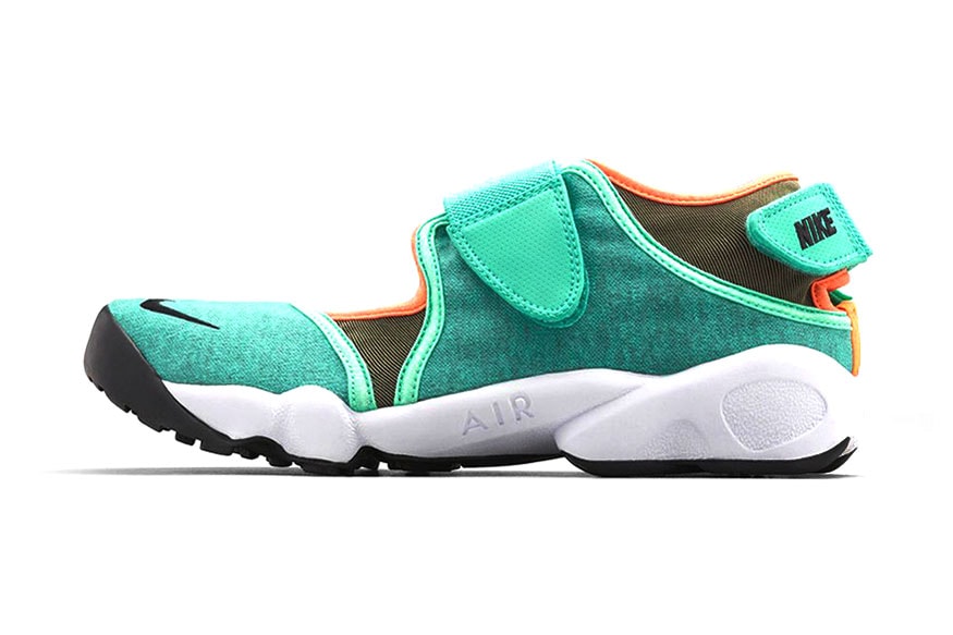 nike walking sandals