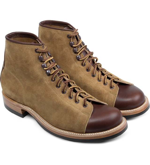 tan leather boot polish