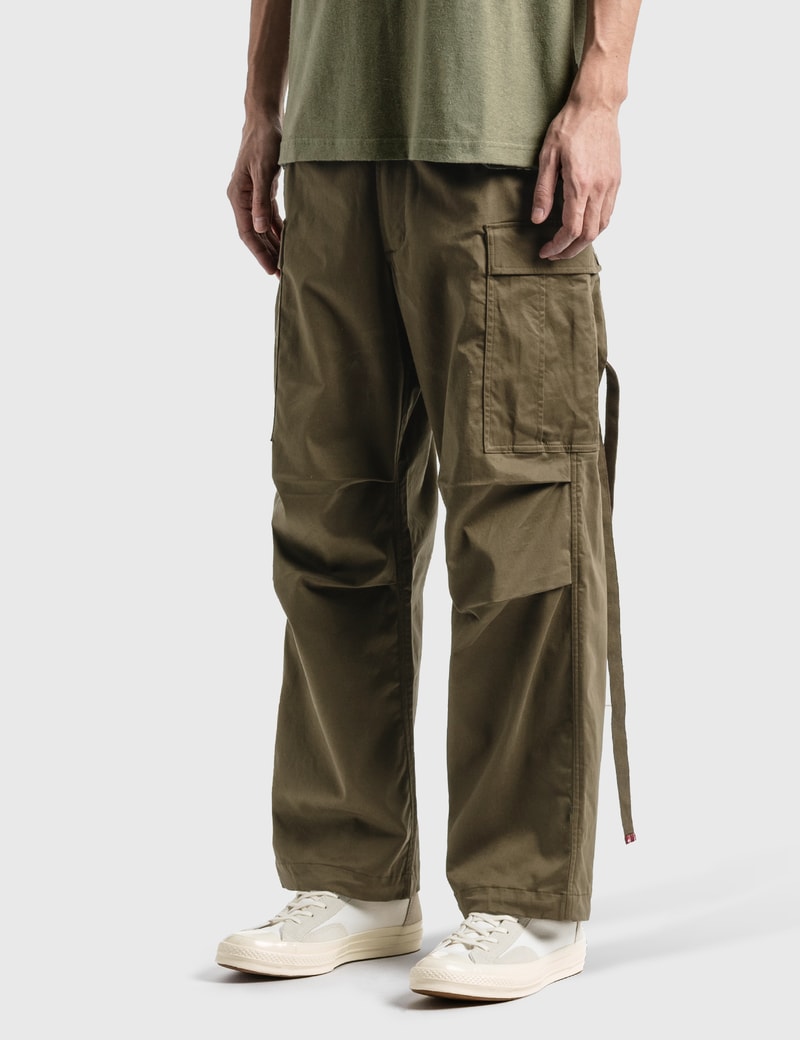 styling green cargo pants