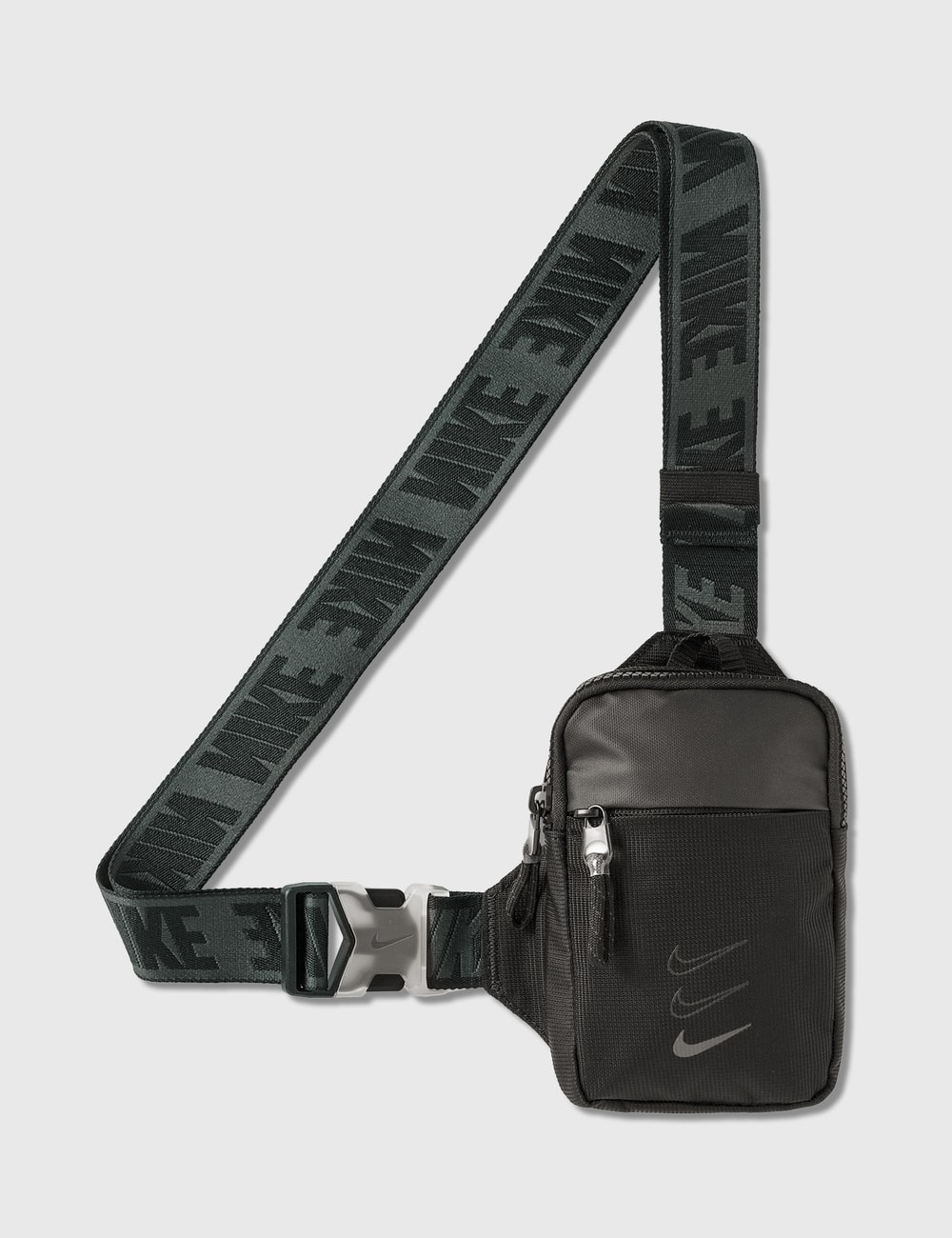 nike sportswear essentials hip pack small black