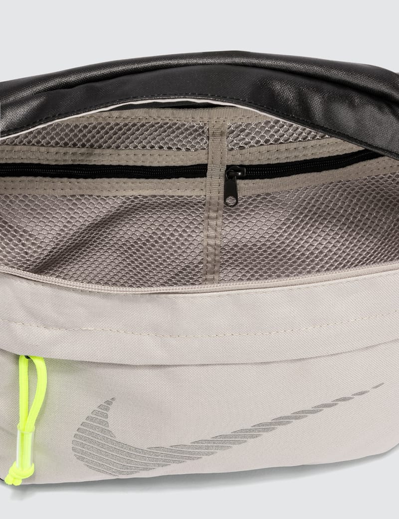 nike tech hip pack winterized