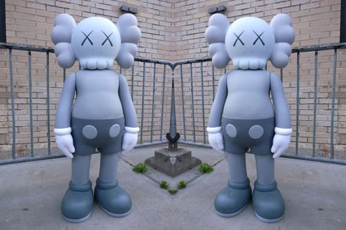 Original Fake Kaws 4 Foot Gray Companion | Hypebeast