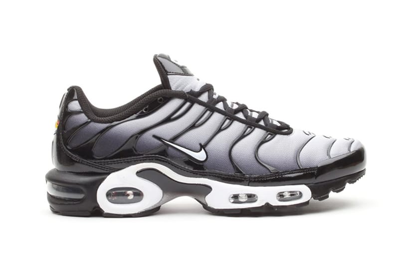 Кроссовки nike air max plus. Nike Air Max TN Plus Grey. Nike TN Plus Grey. Nike Air Max TN Plus White. Nike Air Max TN Plus серые.