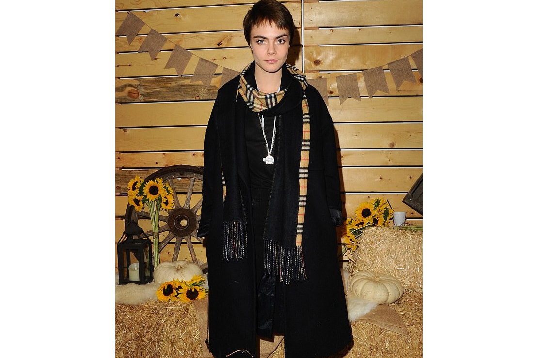 Burberry Vintage Check Shirt Scarf Trench Coat Pants Skirt Cap Rihanna Kehlani Ava Nirui Custom Nike