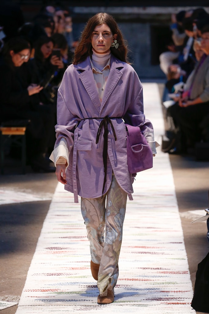 Acne Studios Fall/Winter 2018 Haute Couture Week Runway Fashion Scandinavian Stockholm Brand Tailoring Coats